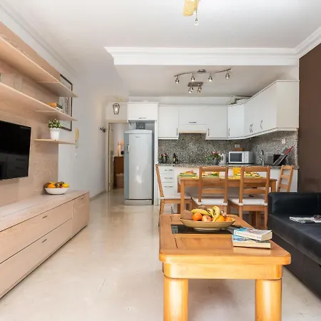 Apartment 16A Fabulous El Faro, Huge Sun Terrace!Heated Pool Arona (Tenerife)
