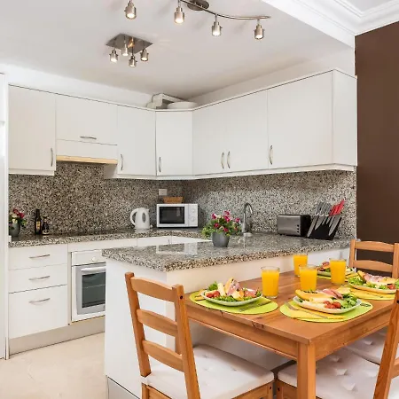 16A Fabulous El Faro, Huge Sun Terrace!Heated Pool Apartment Arona (Tenerife)